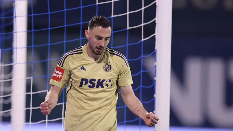 Dinamo u premijeri trećeg dresa utrpao tri komada &Scaron;ibeniku i pobjegao Hajduku na četiri boda