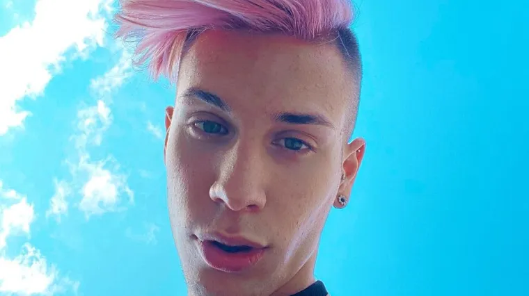 Influencer Marco živi s dečkom i dobro zarađuje na društvenim mrežama, no život ga ipak nije mazio: Odrekli su ga se, rugali mu se...