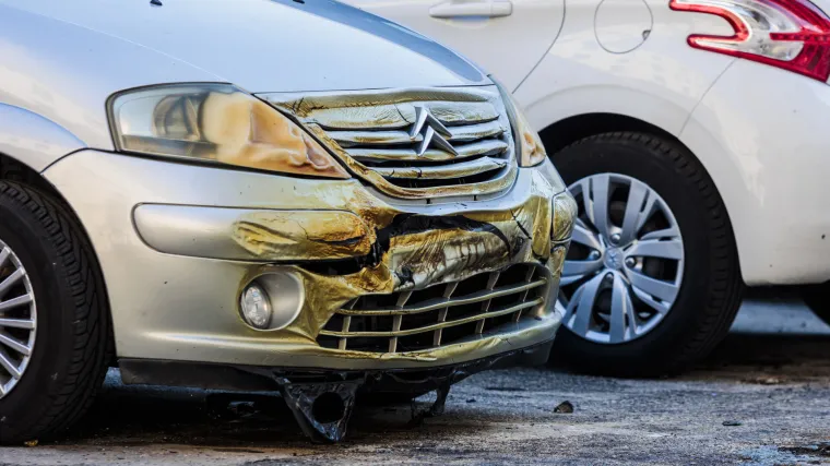 Vatrena buktinja zahvatila automobile u centru Splita: Policija obavlja očevid