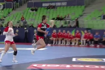 VIDEO Kraljice ostavljaju srce na terenu: Šimara se poletjela zrakom među Švicarke, Japundža zabila