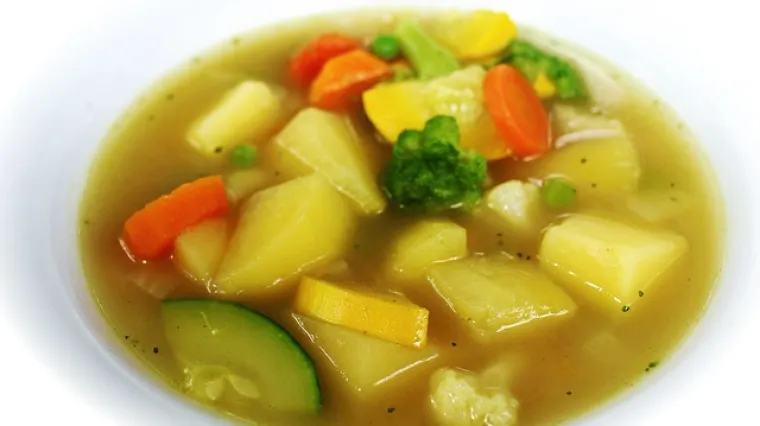 Lagana juha od povrća ukusno predjelo za svaki dan