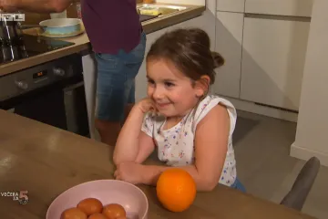 Nitko nema asistenticu u kuhinji kao Josip! 'Slu&scaron;a i voli kuhati tako da nikad nije prerano za početi'