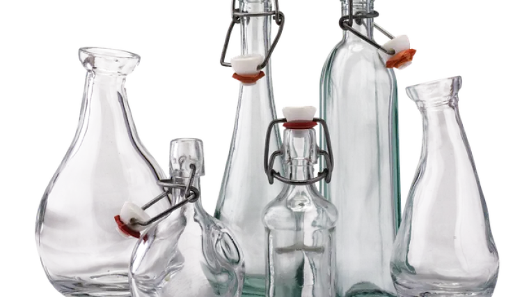 Kako skinuti etiketu sa staklene boce?