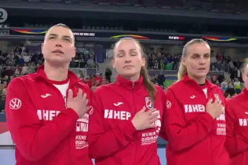 Sve za jednu, jedna za sve: Hrvatice u jedan glas pjevale himnu s rukom na srcu