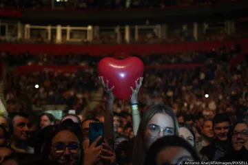 Petar Grašo svoju Hanu nije puštao iz ruku, a pogledajte tko je u publici - Nikolina Ristović u zanimljivoj pratnji!