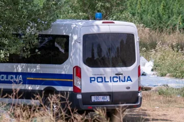 Pijana 46-godišnjakinja nožem napala supruga. Dobila mjesec dana istražnog zatvora