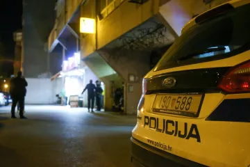 U Slavonskom Brodu Slovencu prijetili pištoljem i pokrali ga