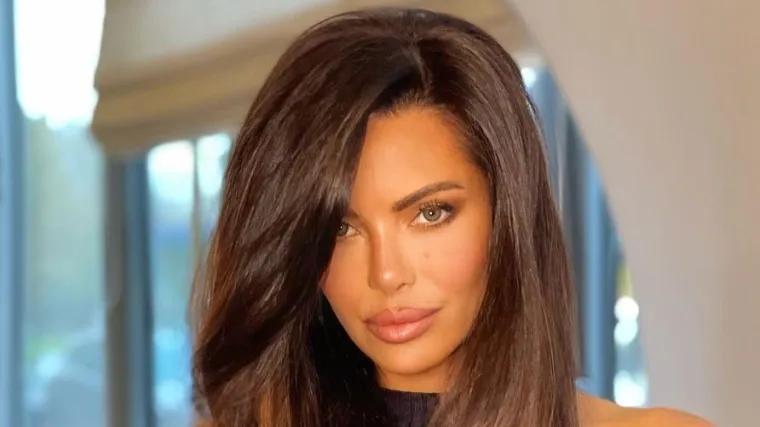 Nikolina Pišek promijenila frizuru i pohvalila se seksi izdanjem u trendi haljini: 'Jer ja im mogu prkositi'