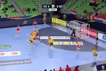 Je li to uopće utakmica ako Tea Pijević ne uhvati živu loptu? Gledajte i uživajte