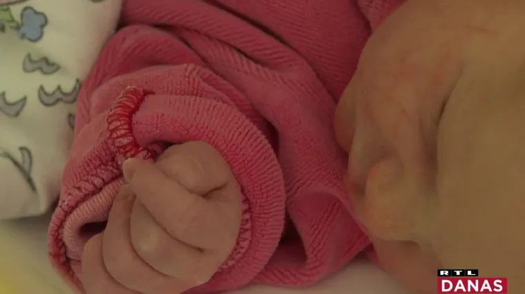 Alarm na krajnjem jugu - u Dubrovniku rođeno sto beba manje nego lani! To su četiri razreda