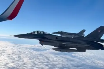 Poljsku reprezentaciju na Svjetsko prvenstvo u Katar ispratila dva lovca F-16: Snimke postale vitalni hit