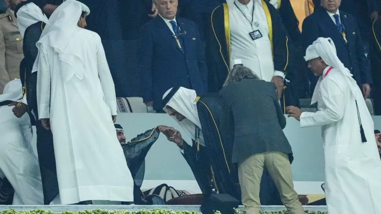 Samo je jedan pravi šef SP-a i svi mu se klanjaju, a Daily Mail tvrdi: 'Otvaranje je bilo debakl'