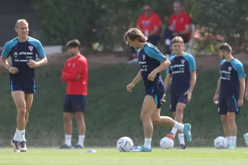 Livaja se vratio treninzima s reprezentacijom, Gvardiol s maskom kao Batman, a Modrić pokazao svu svoju snagu