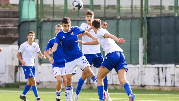Kadeti i pioniri Hajduka preokretima pobijedili u derbijima vr&scaron;njake iz Dinama