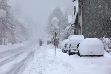 FOTO U Gorskom kotaru palo je skoro pola metra snijega, promet je otežan. Zabijelilo se i Samoborsko gorje