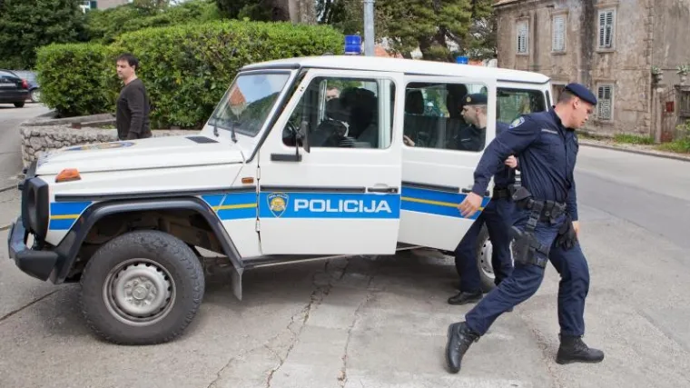 Nije mu na vrijeme popravio auto pa mu je odlučio od života napraviti pakao: Sad noći provodi u pritvoru