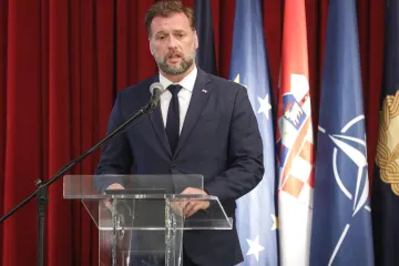 Banožić odgovorio Milanoviću: 'Izgovara na proceduru koja ne postoji, poslušajte što je samo izjavio Grbin'