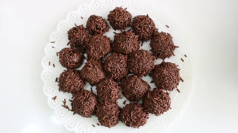 Fine čokoladne kuglice poslužite uz kavu ili čaj