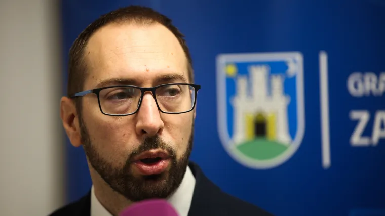 Toma&scaron;ević o mjerama u&scaron;tede: 'Poskupljenje karata? Vidjet ćemo. Advent koristi led rasvjetu'