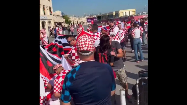 &Scaron;panjolski novinar uletio među Hrvate i objavio snimku: 'Navijači Hrvatske spremni su za Maroko'