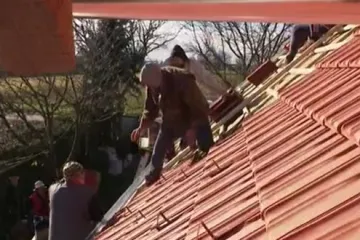 Požar je uništio dom obitelji Kedmenec iz Vinkovaca, no danas su dobili krov nad glavom: 'Danas se osjećam uzvišeno, sretno...'