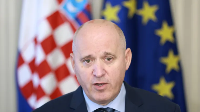 Bačić o oporbi: 'Poku&scaron;ajem izmotavanja staju na stranu Rusije'