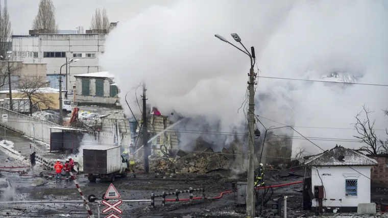U EU parlament stigla pošiljka s krvavim maljem; Rusi raketirali Herson iz kojeg su se povuklli; Ukrajinci po cičoj zimi bez grijanja i struje