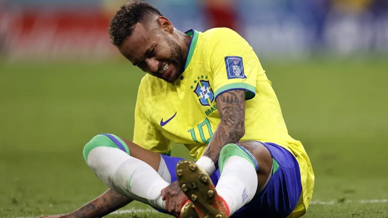 Neymar pokazao kako izgleda njegov gležanj nakon ozljede koju je zaradio u utakmici sa Srbijom