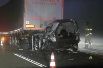 Detalji strašne nesreće na A3: Autobus odgurao auto pod kamion. Poginula putnica