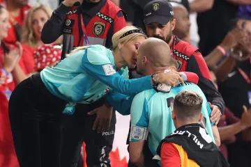 Lijepa Sneki tješila Milana nakon što su mu Vatreni natrpali mrežu do vrha