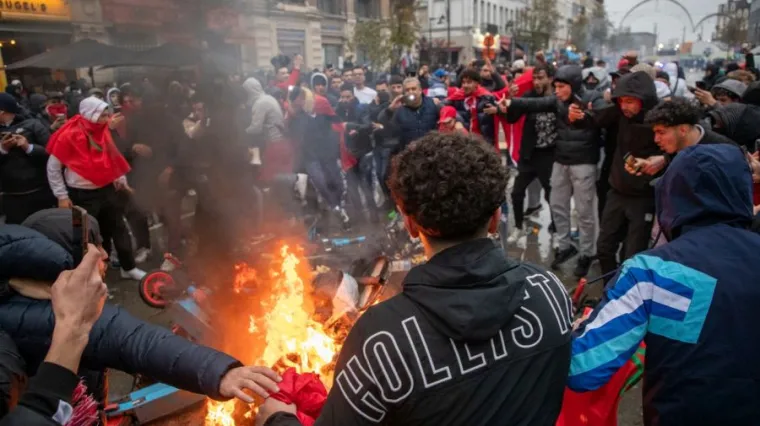 U Bruxellesu i drugim gradovima izbili brutalni sukobi nakon utakmice Maroko-Belgija, pogledajte snimke