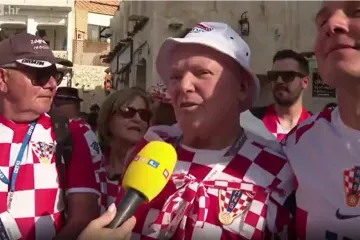 Stipe ima 77 godina i najstariji je navijač 'Vatrenih' u Kataru: 'Dolazim iz Imotske države'