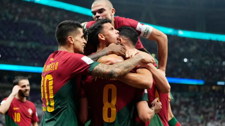 Fernandes s dva gola odveo Portugal u osminu finala: Utakmicu obilježio incident