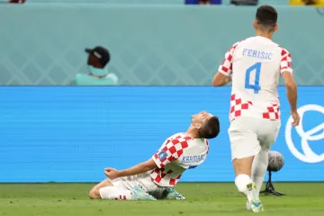 Slika koja topi dušu: Pogledajte reakciju Kramarićeve bake nakon što joj je unuk potopio Kanadu