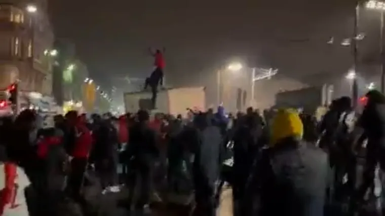 VIDEO Palili vozila, razbijali izloge, bacali vatromet... Potpuni kaos na ulicama Bruxellesa!