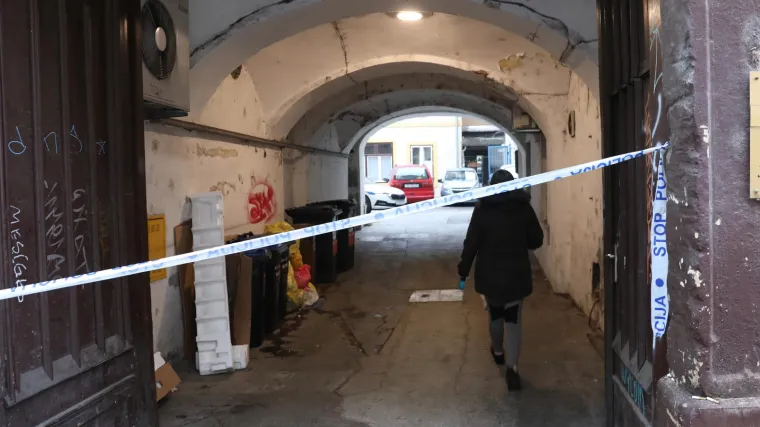 Vatreno buđenje u Zagrebu: Traži se piroman koji je zapalio stan, vatrogasci u zadnji čas izvukli &scaron;okiranu ženu