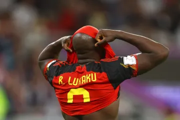Lukaku bijesan u suzama razbija po terenu, a na Twitteru ga opasno sprdaju: Frapantan podatak koji pokazuje njegov očaj