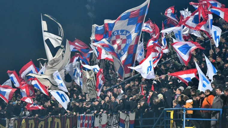 Hajduk te&scaron;ko kažnjen zbog divljanja Torcide u Koprivnici. Karoglanu ide kazna zbog izjava o Jugoslaviji