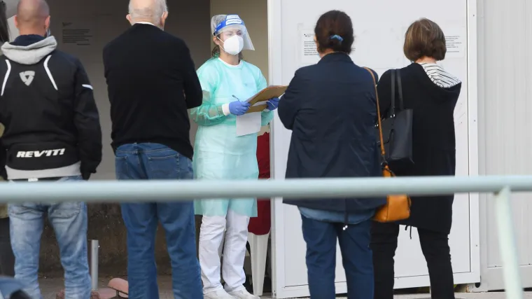 Stožer: Novozaražena 272 slučaja, umrle četiri osobe