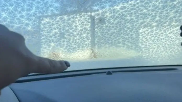 Briljantan trik koji odleđuje stakla na autu u rekordnom roku: 'Kad pustite grijanje na šajbu, napravite još i ovo'