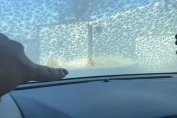 Briljantan trik koji odleđuje stakla na autu u rekordnom roku: 'Kad pustite grijanje na &scaron;ajbu, napravite jo&scaron; i ovo'