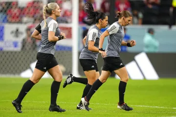 Bio je to veliki dan za svjetsko nogometno prvenstvo! Prvi put ikad sudile su tri žene