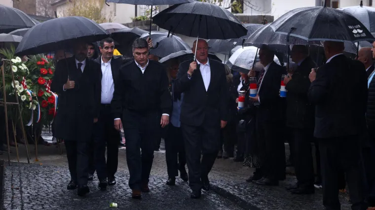 Milanović uručio odličja u Čitluku: 'Sada će predstavnici hrvatskog naroda sami odlučiti s kim će i kako će'