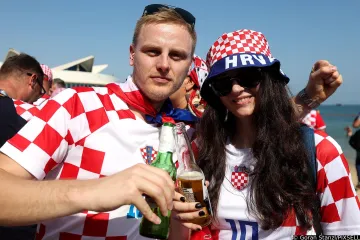 Hrvatska reprezentacija podijelila piva navijačima, nisu im smetale zabrane u Kataru