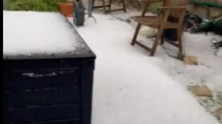 Jaka tuča pogodila Solin, Trogir, sve se zabijelilo: 'U 10 minuta ceste su poplavile. Ne mogu izaći autom!'