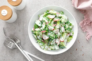 Jednostavna i hrskava: Salata od rotkvica i mladog luka idealna za blagdanski ručak