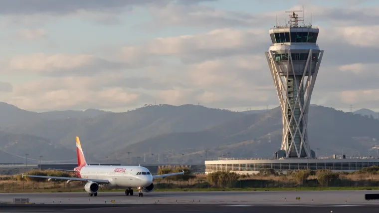 Avion hitno sletio nakon &scaron;to je žena glumila da se porađa pa u Barceloni 14 ljudi pobjeglo s leta