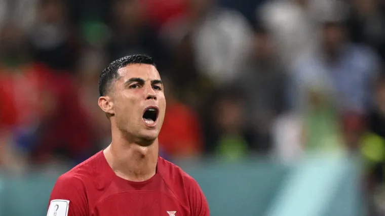 Cristiano Ronaldo je izvan kontrole, očito se ne može se pomiriti s time &scaron;to je zavr&scaron;io na klupi pa je povukao kontroverzan potez