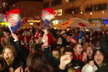 Hrvati su izvan sebe, Vatreni su nam priuštili još jedno ludilo: Pogledajte kako su navijači proživljavali ovo ludilo neviđeno