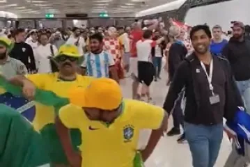 Ovo će biti spektakl. Pogledajte 'rat' hrvatskih i brazilskih navijača uoči spektakularnog dvoboja na Mundijalu